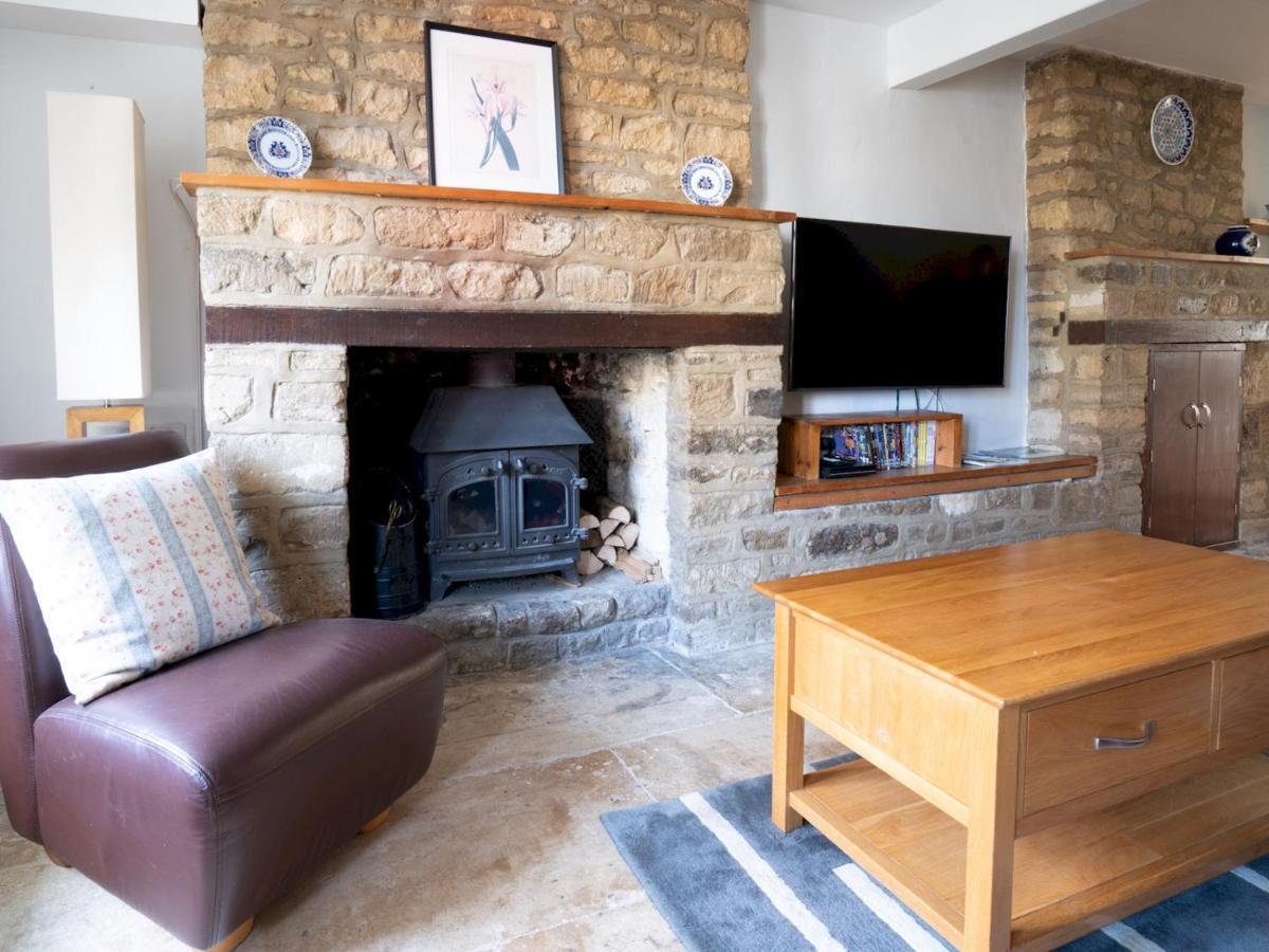 Quarry Cottage Courtyard Garden Pass The Keys Cirencester Exterior foto