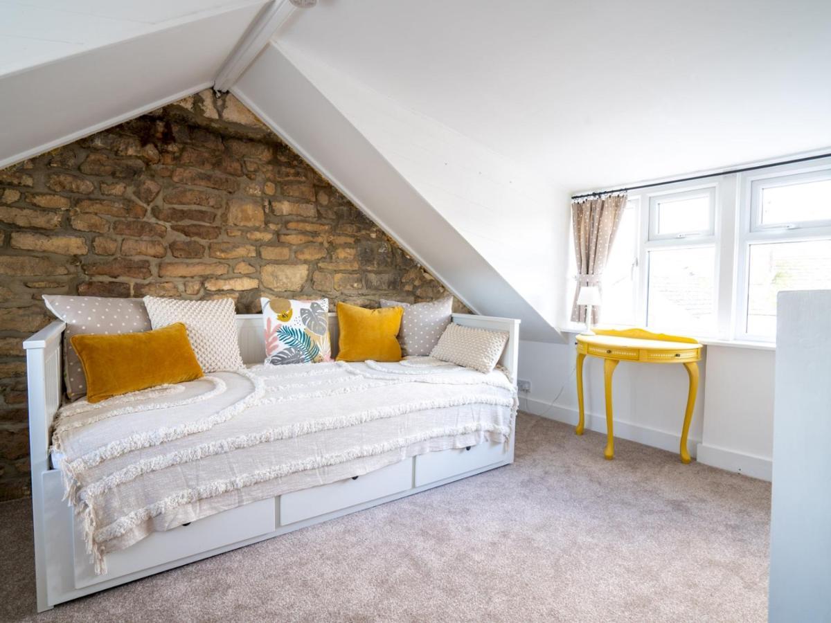 Quarry Cottage Courtyard Garden Pass The Keys Cirencester Exterior foto